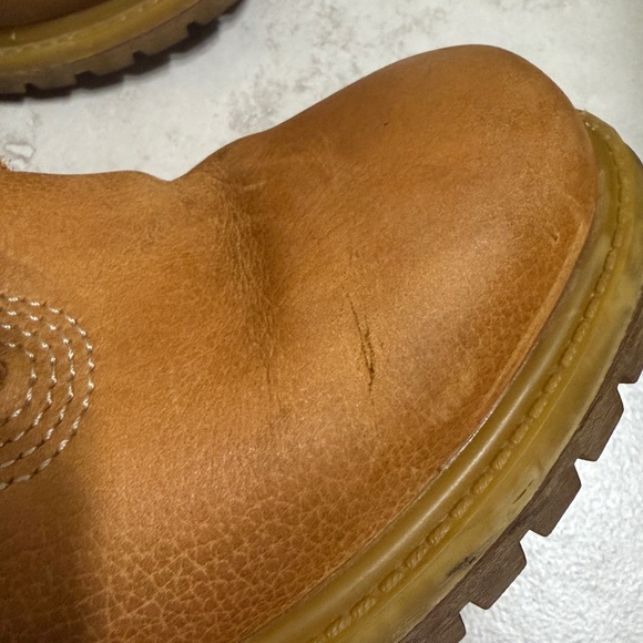 Timberland Women’s 6” Wheat Nubuck Leather Boots - Picture 4 of 11